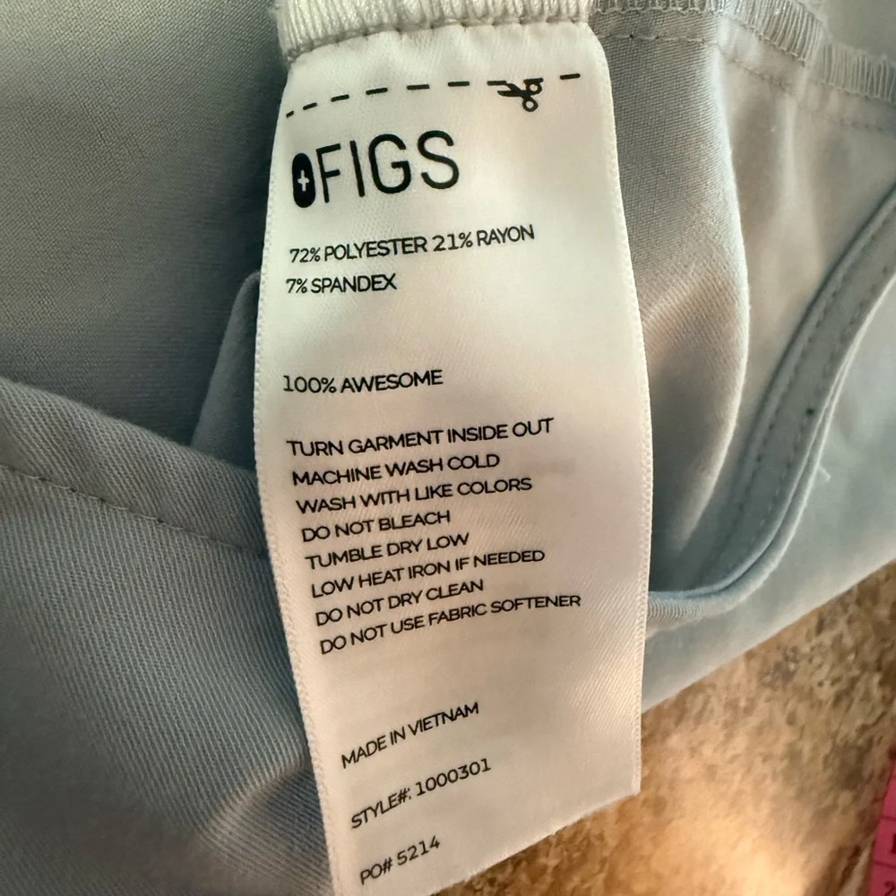 FIGS Light Gray Rafaela Oversized Scrub Top 6XL - Picture 4 of 7